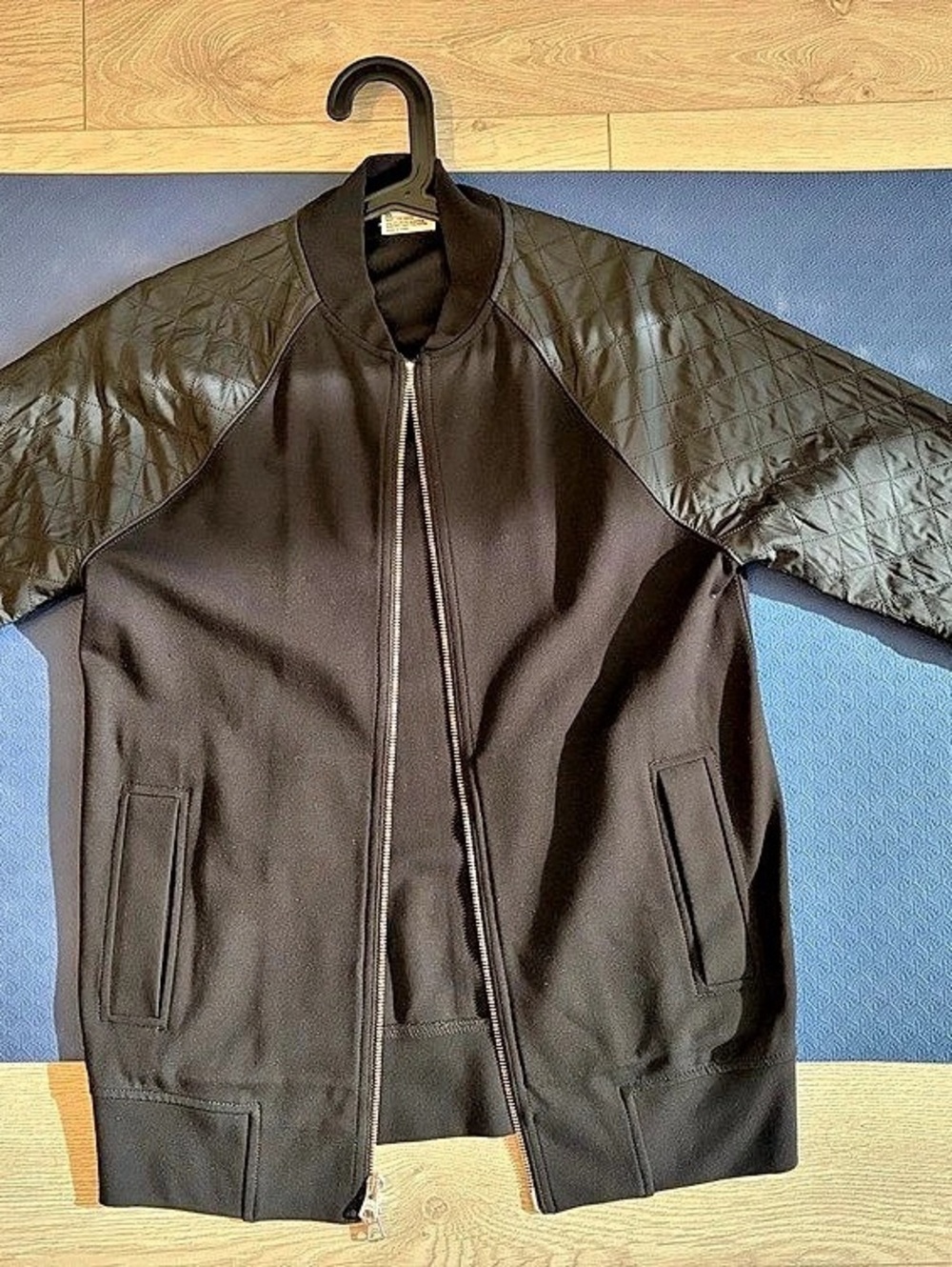 Club Monaco Quilted Sleeve Bomber Jacket in Black Size XS Like New